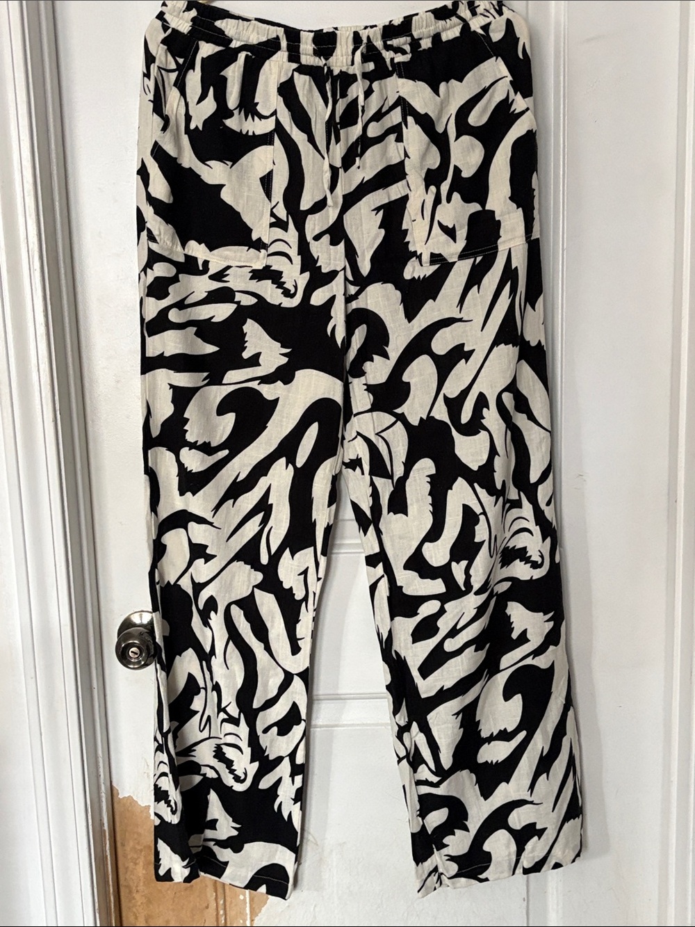Happly Grey Black & White linen blend Printed straight Leg Pants